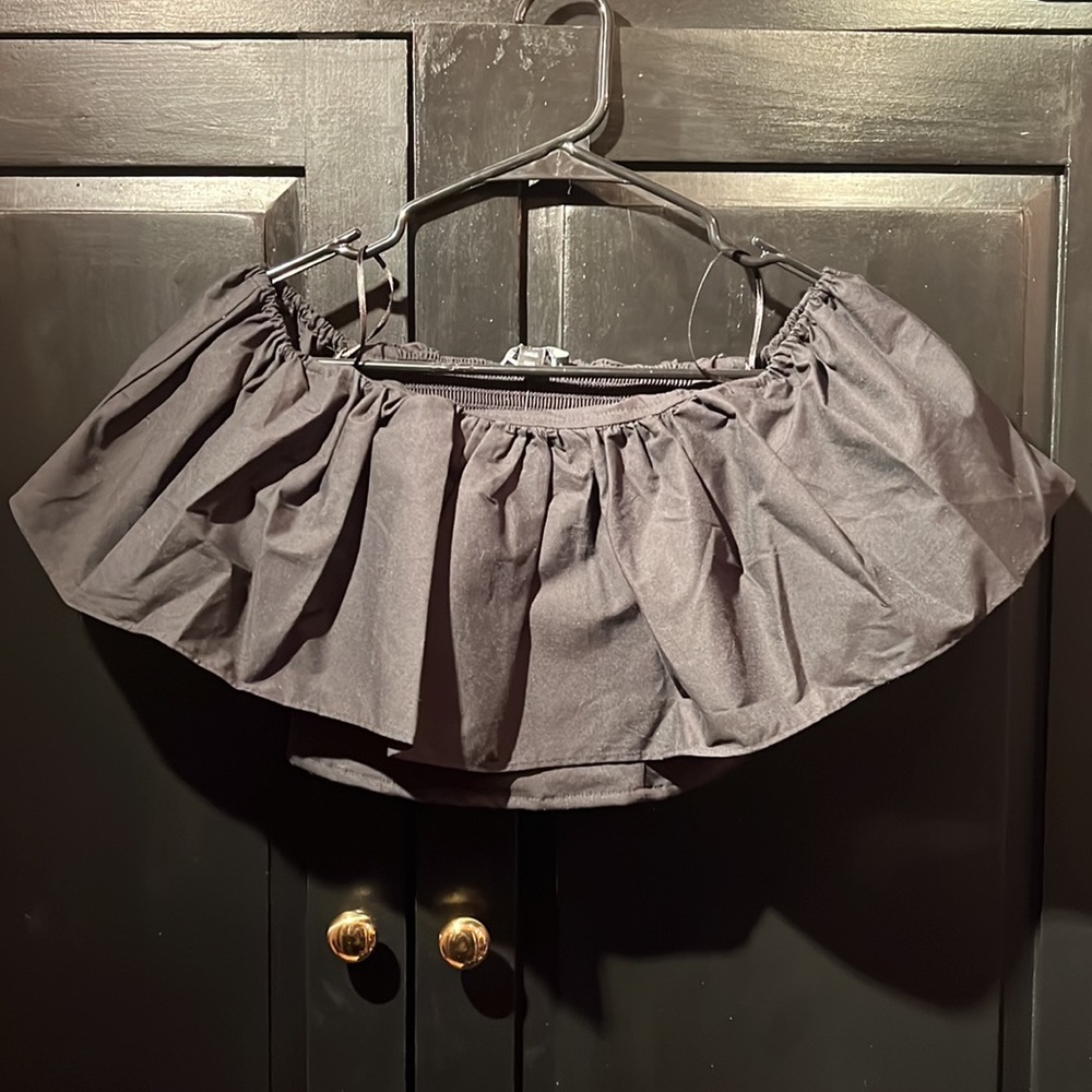 Express Black Off the Shoulder Ruffle Overlay Crop Top - Picture 9 of 12